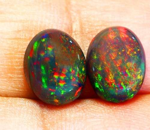 3.12 ct Black Fire Opals [ 2 pieces] Oval Cab. Cut 9.00 x 7.00 mm
